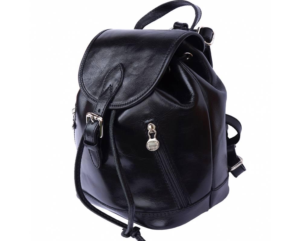 Trecchina (black) - Our best selling leather backpack